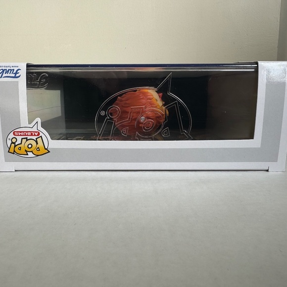 NEW! Funko Pop! Albums Cyndi Lauper She's So Unusual #32. - Picture 7 of 9